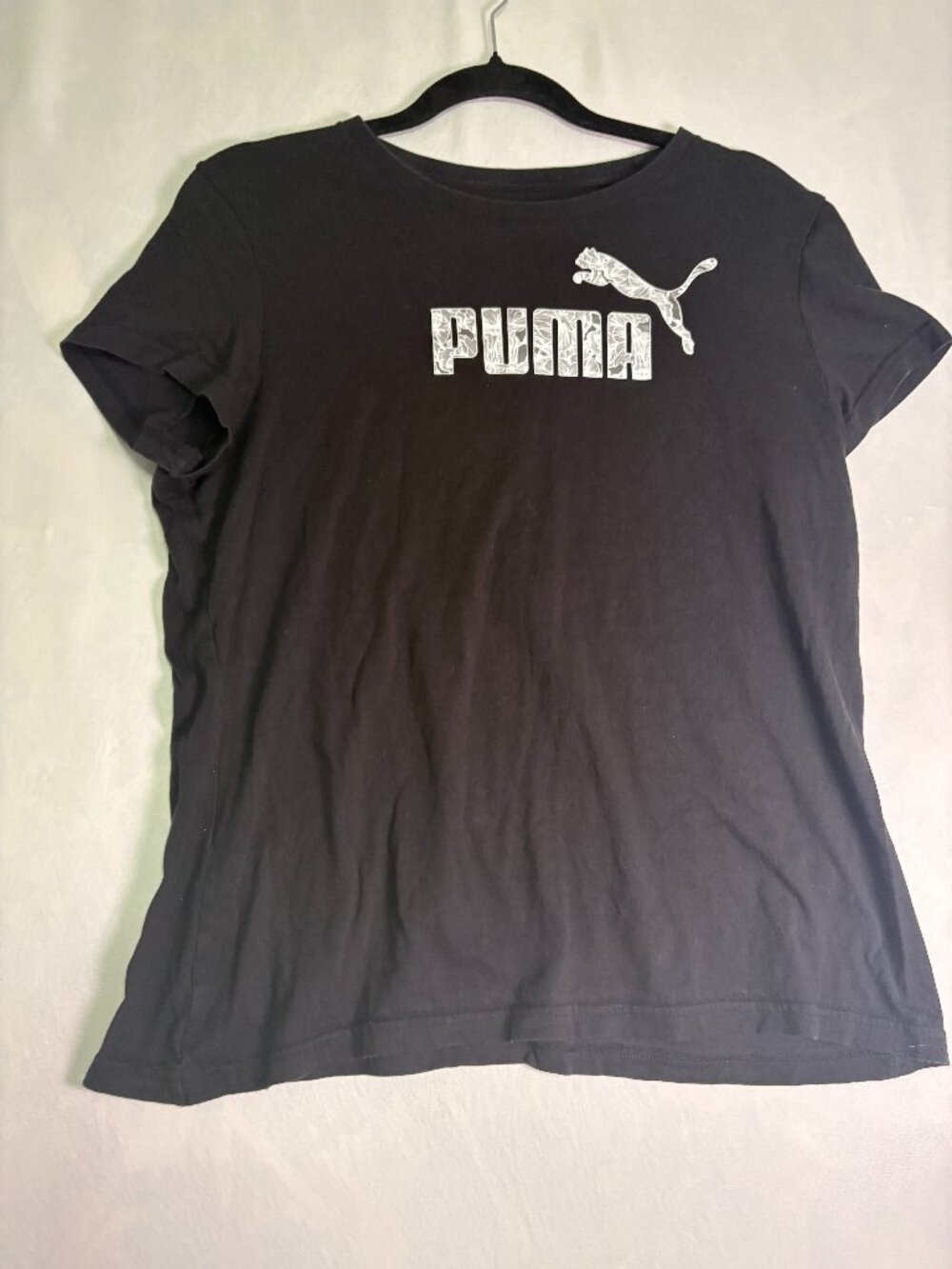 Puma Women's XL Black Graphic Logo T-Shirt Short Sleeve Athletic Casual Tee